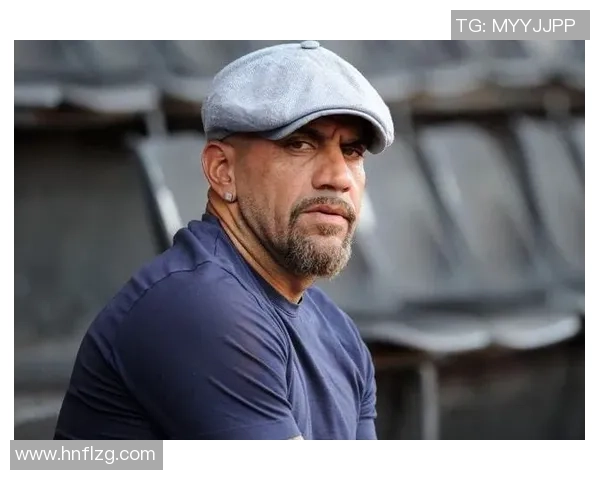 足球明星贝隆的妻子如何在光环下展现独立与魅力的生活方式